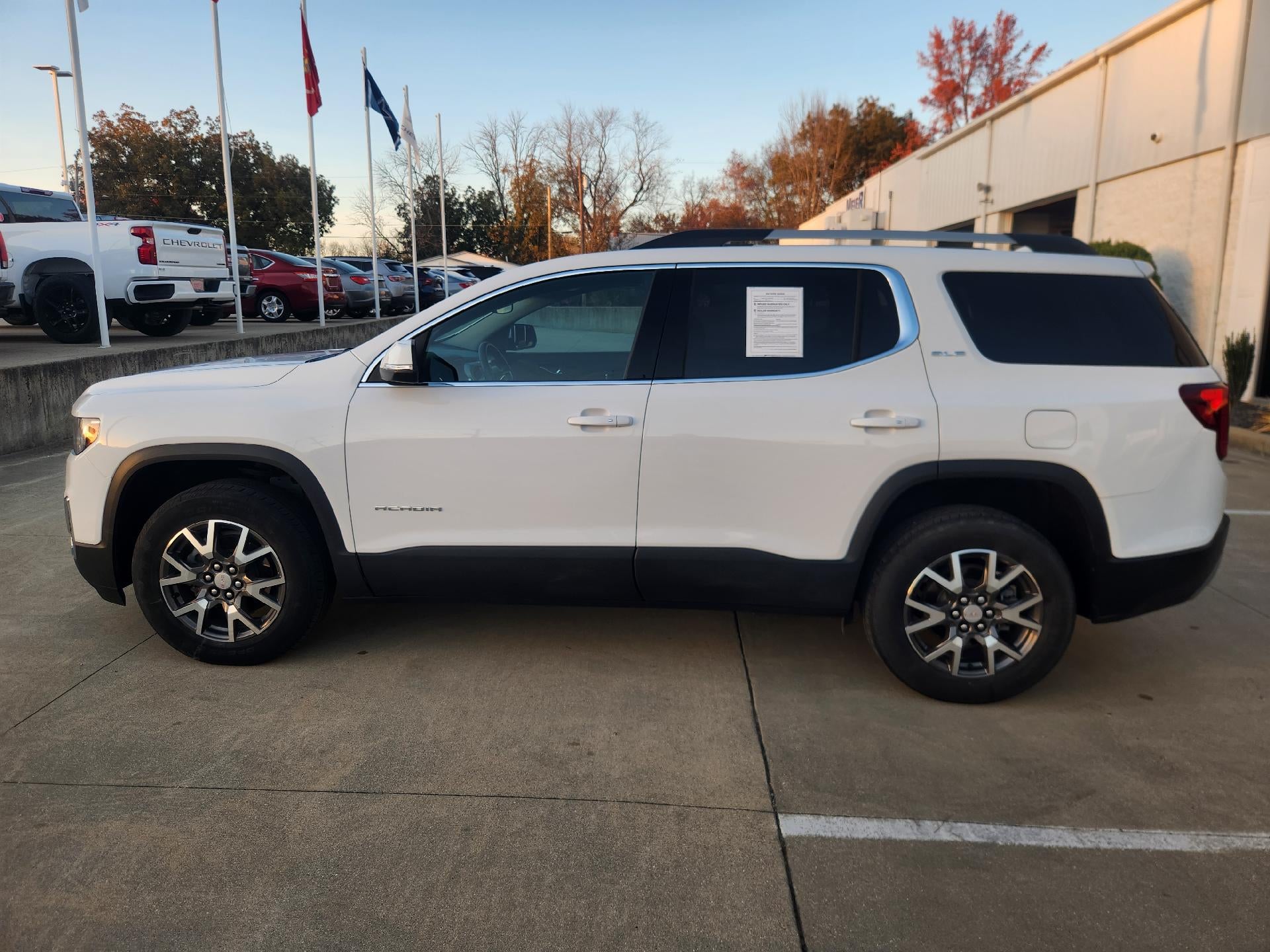 2023 GMC Acadia SLE
