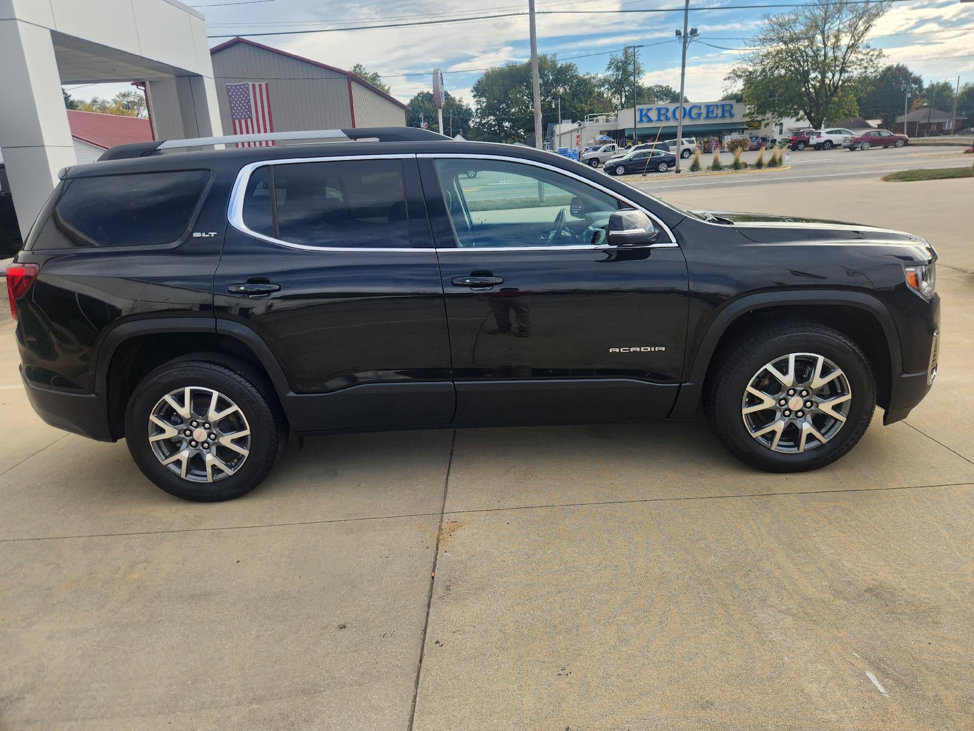 2023 GMC Acadia SLT