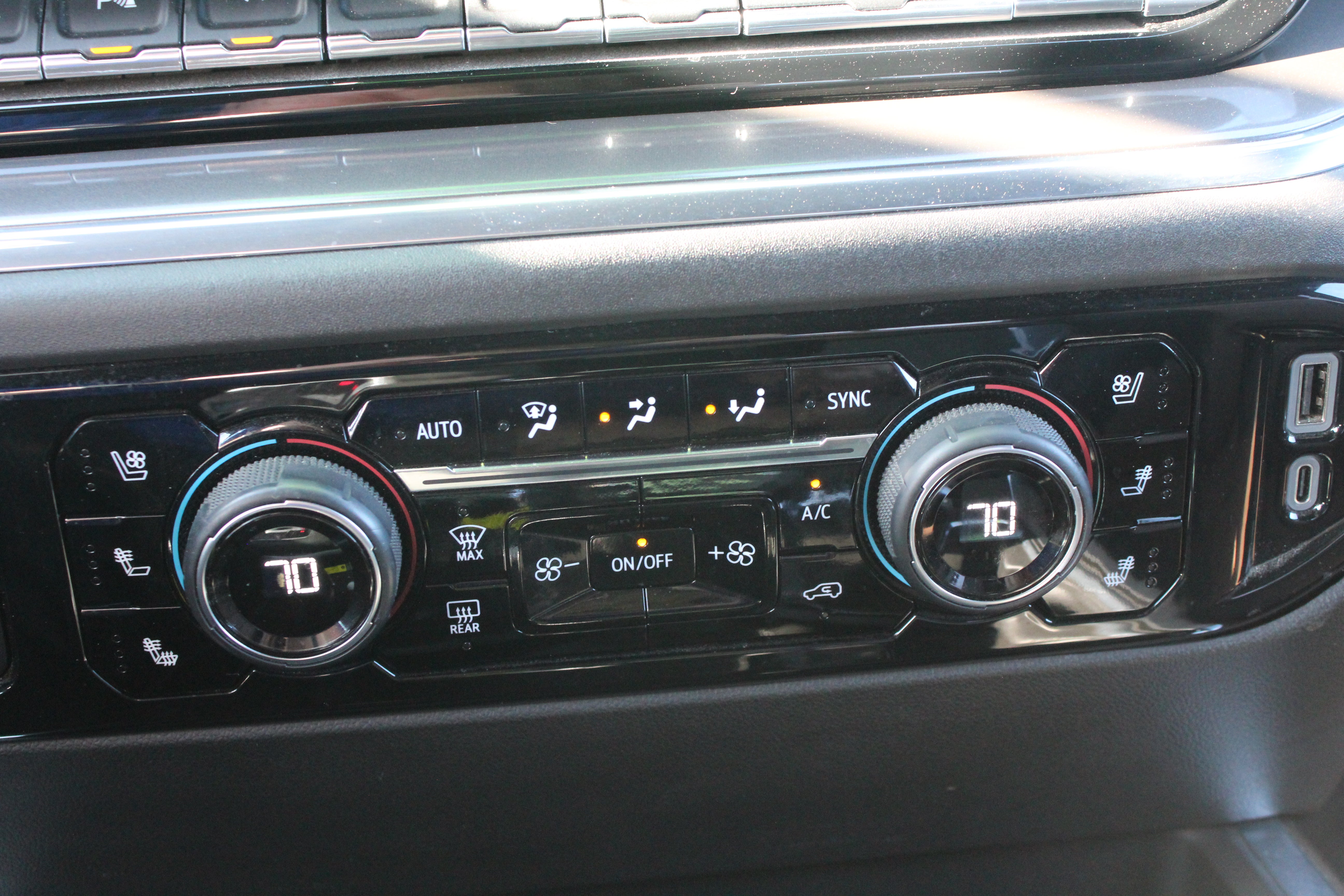 2023 Chevrolet Silverado 1500 High Country - Photo 20