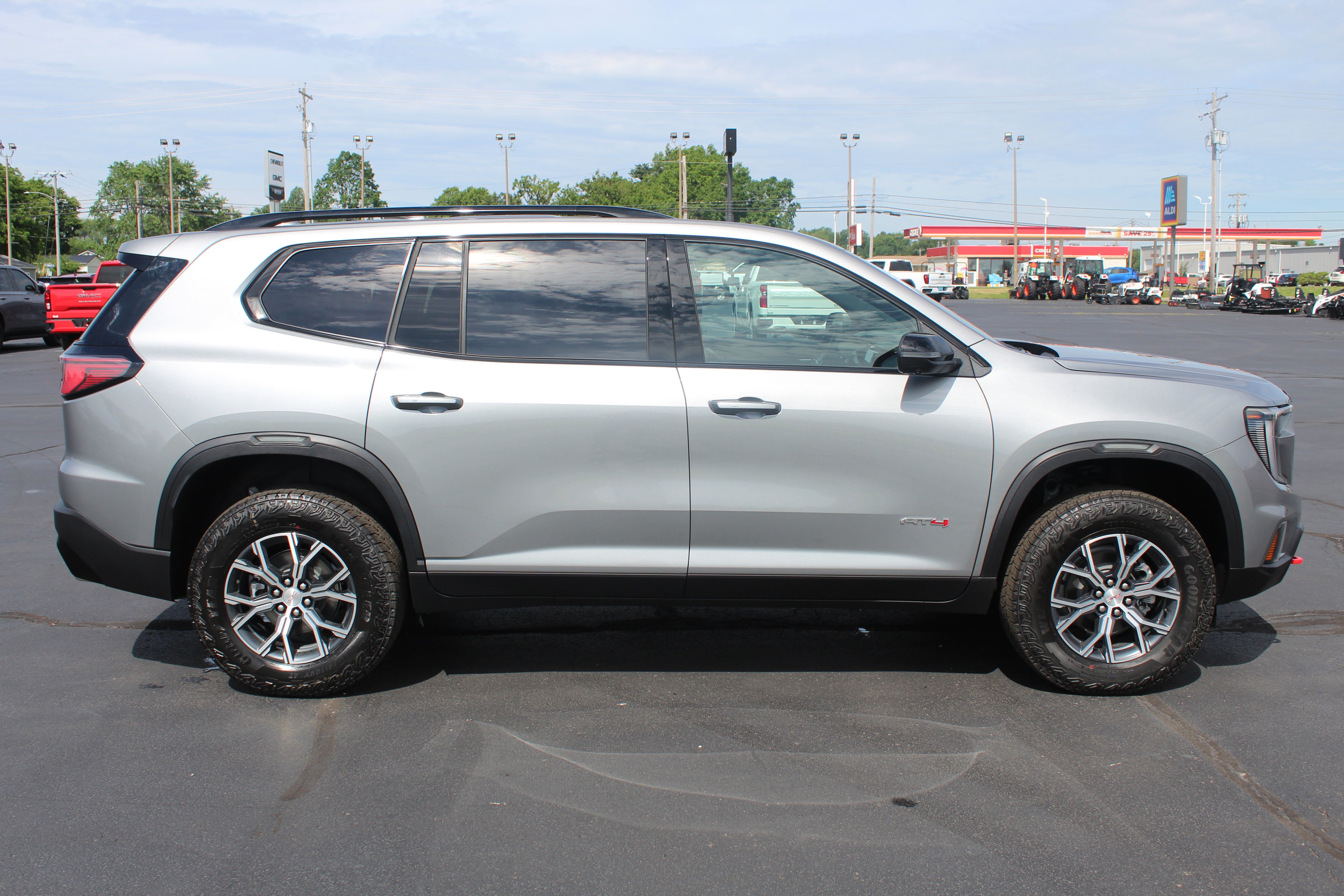 2026 GMC Acadia AT4